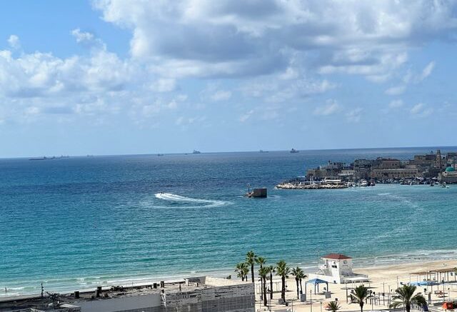 דרך הים, עכו