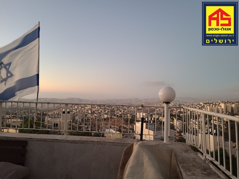 מאיר נקר, ירושלים