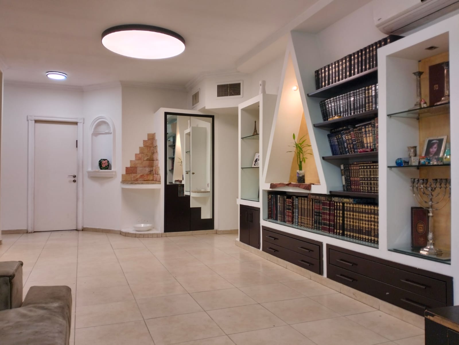 אריה בן אליעזר, פתח תקווה